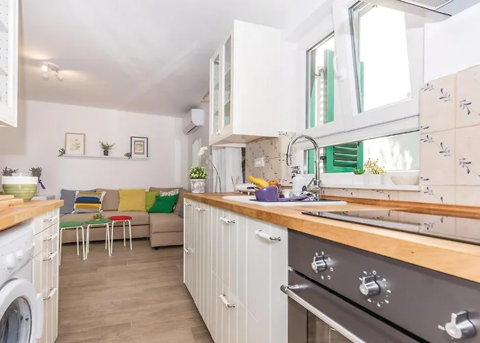 Holiday home 3 Bedroom Stunning In Crikvenica