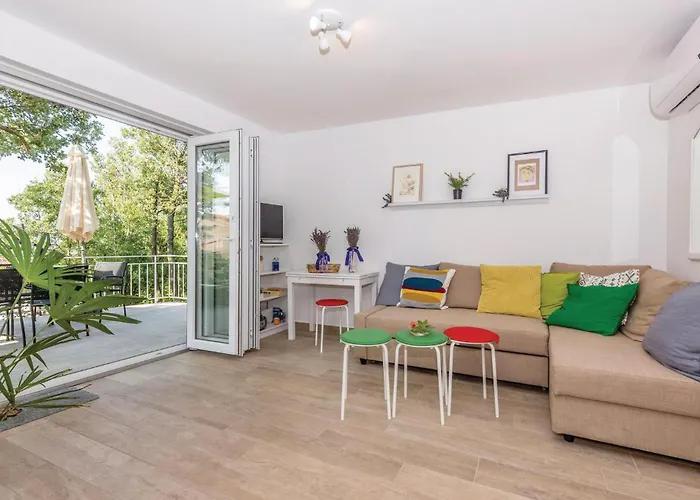 度假居 3 Bedroom Stunning In 茨里克韦尼察